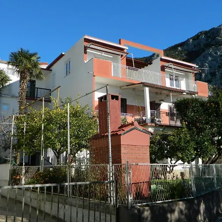 Apartment Ivan Z - 120m To The Sea Gradac (Split-Dalmatia)