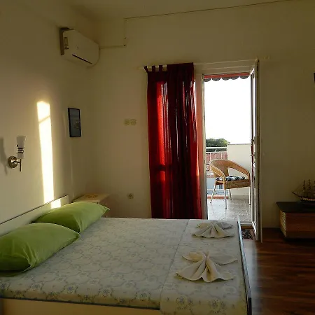 Ivan Z - 120m To The Sea Apartment Gradac (Split-Dalmatia)