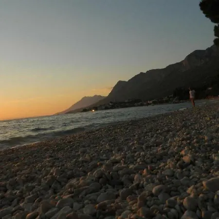 Ivan Z - 120m To The Sea Apartment Gradac (Split-Dalmatia)