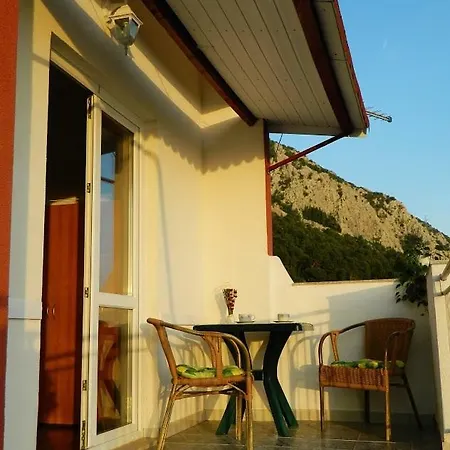 Ivan Z - 120m To The Sea Apartment